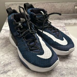 NIKE Zoom Rize Men's Sz 9 Navy Blue Basketball Sneakers  BQ 5468-402